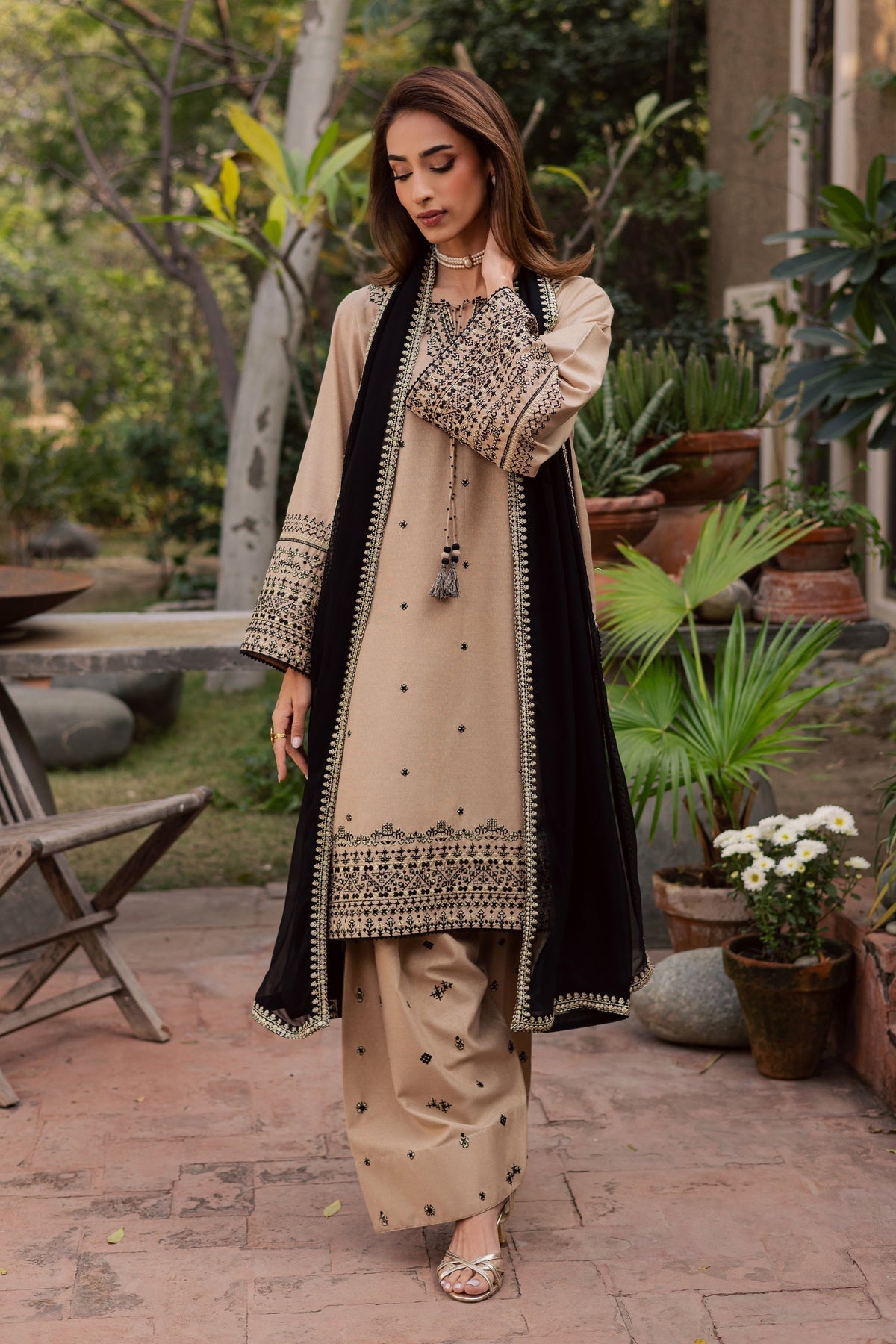BT 2985 - 3 Piece Unstitched Embroidered Dhanak Fabric With Embroidered Dhanak Shawl