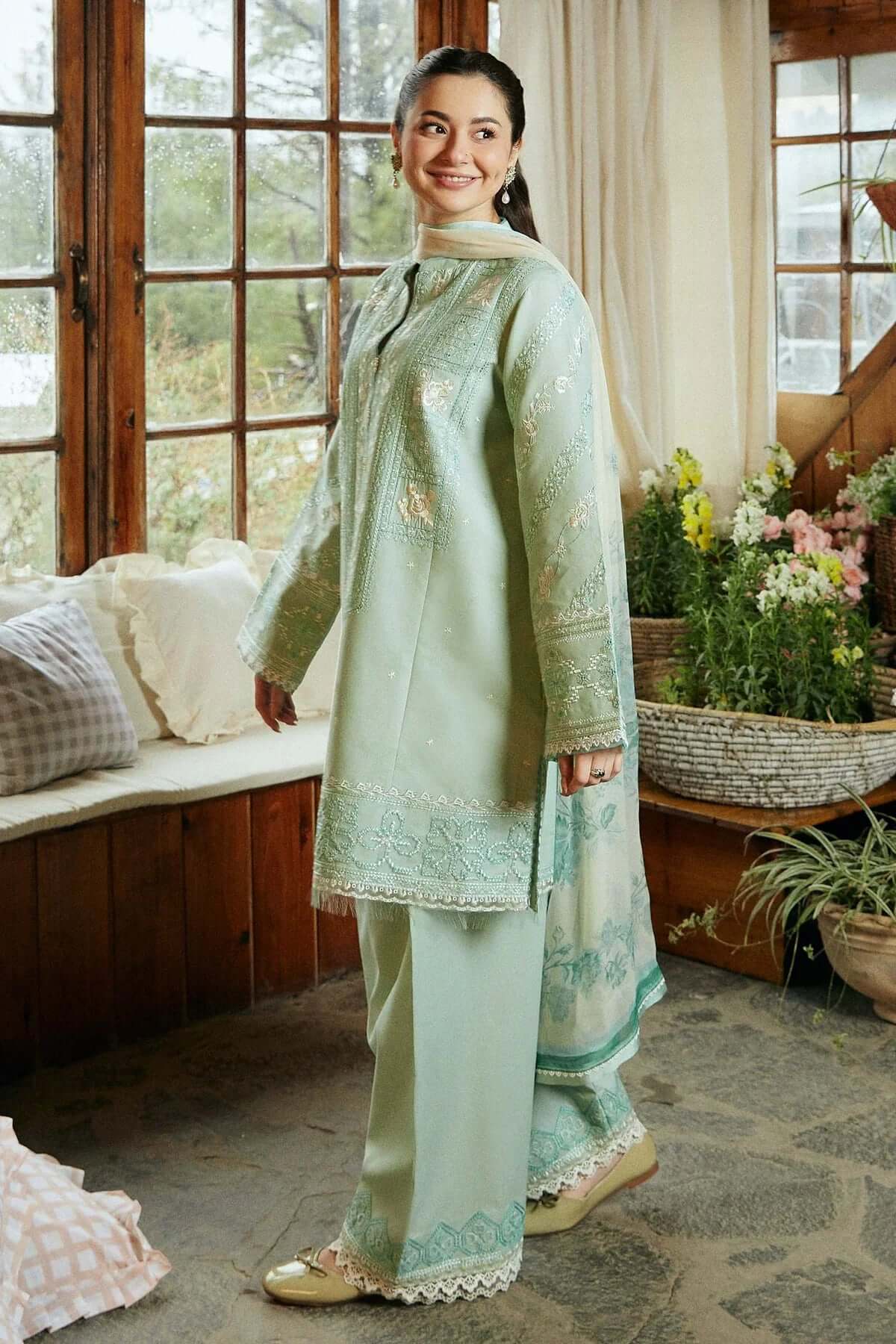 ZS 49-3 Piece Unstitched Heavy Embroidered Lawn Suit ( Fine Printed Poly Lawn Dupatta )